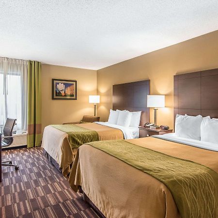 Comfort Inn & Suites Kansas City - Northeast Екстериор снимка