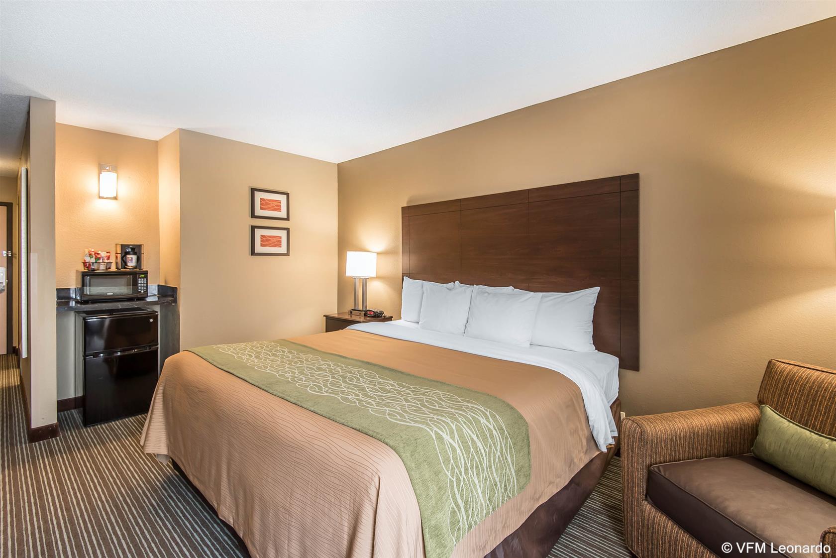 Comfort Inn & Suites Kansas City - Northeast Екстериор снимка